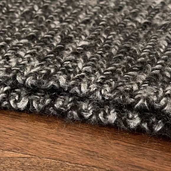 Besty Johnson Black & White Large Bow Detail Infinity Scarf - Picture 10 of 15